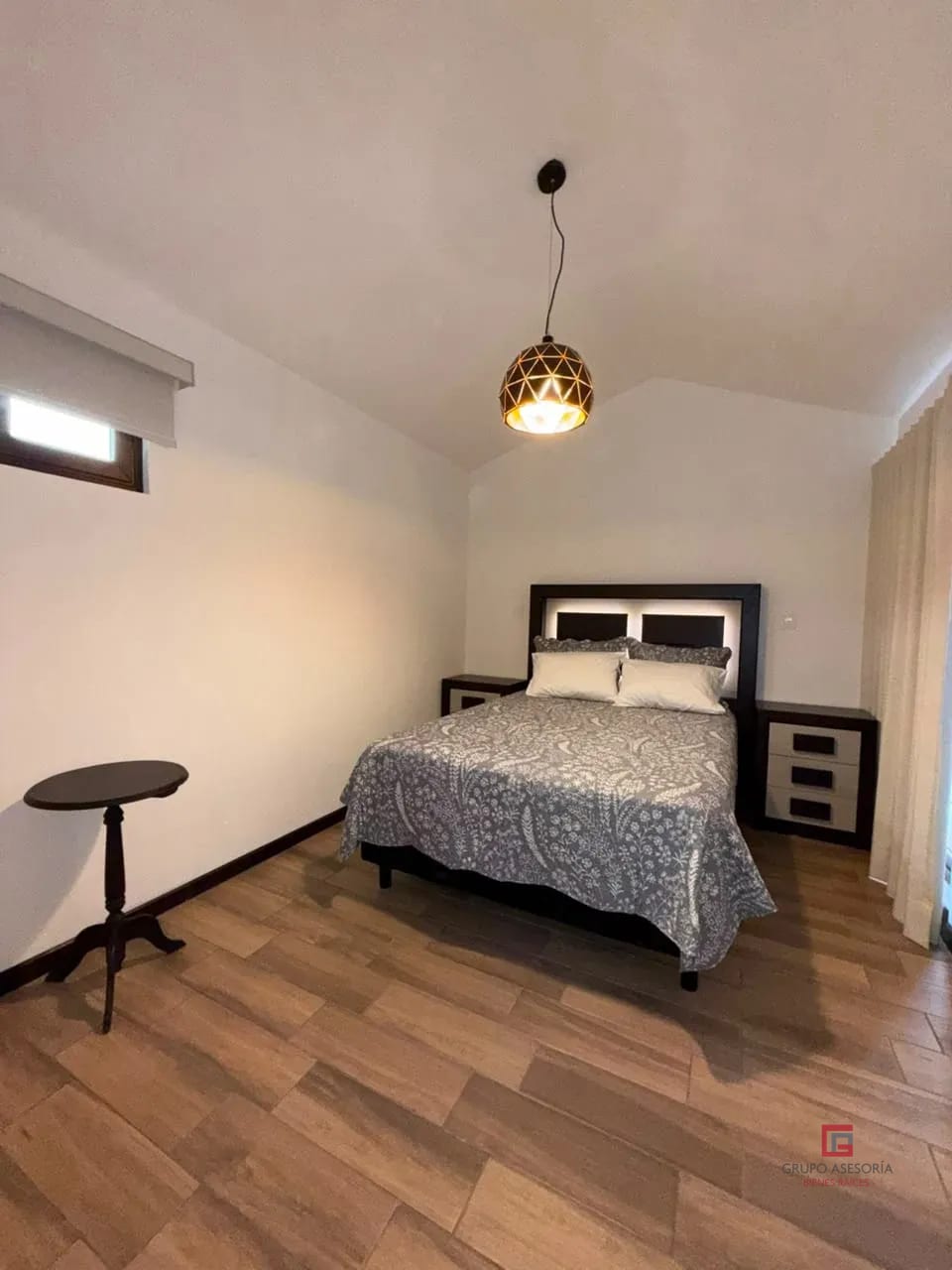 Dormitorio principal — Acogedora Casa en venta Barrios Coloniales — Casa en Venta en San Pedro Las Huertas, Antigua, Sacatepéquez — foto 9 de 17