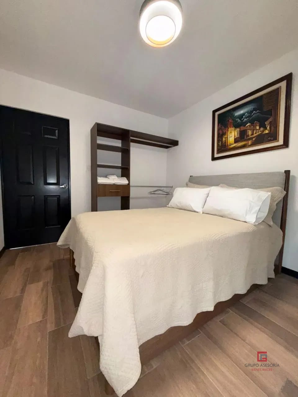 Dormitorio 2 — Acogedora Casa en venta Barrios Coloniales — Casa en Venta en San Pedro Las Huertas, Antigua, Sacatepéquez — foto 10 de 17