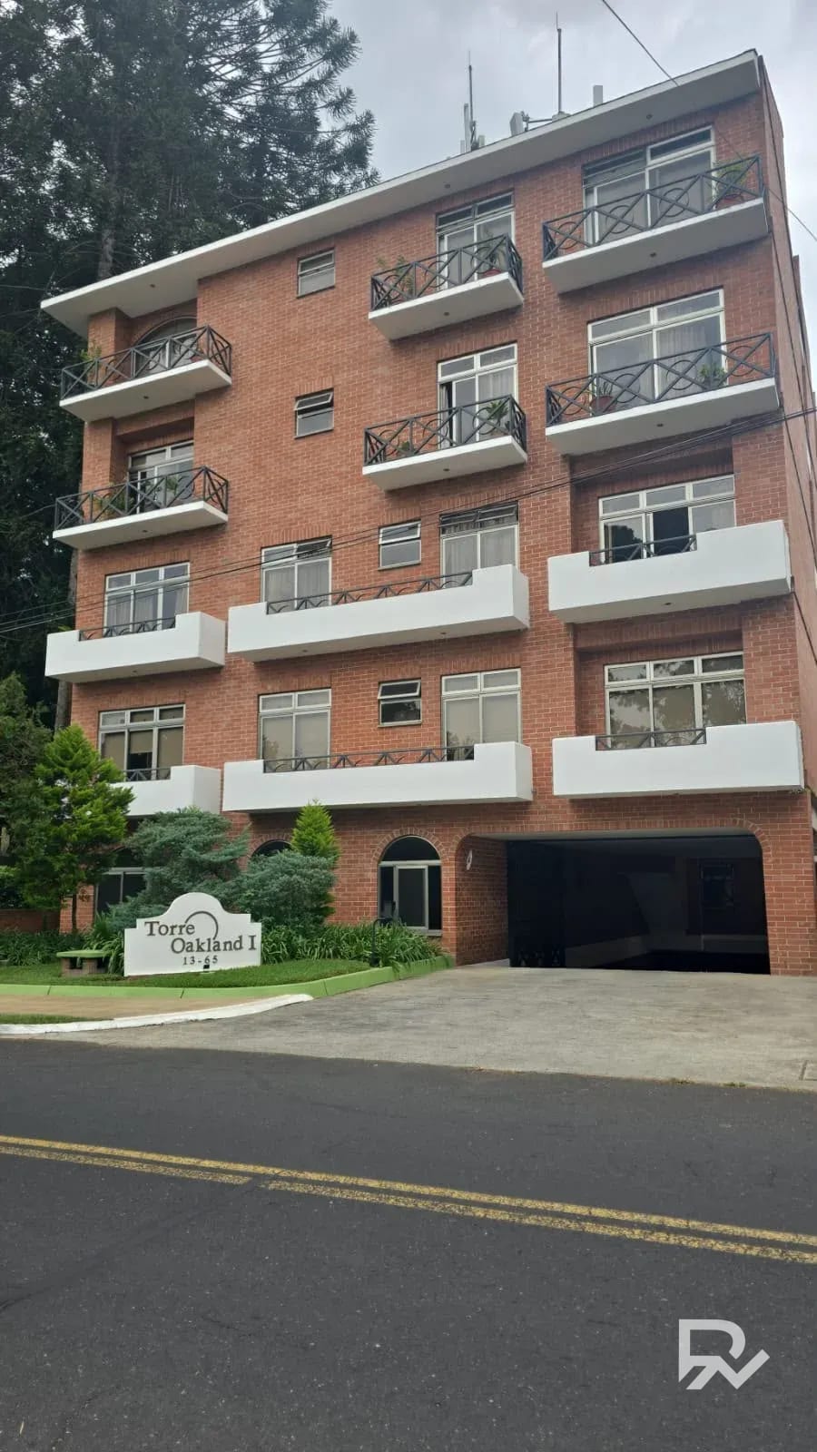 Alquiler de apartamento en Oakland zona 10 frente a parque — Apartamento en Alquiler en Zona 10, Guatemala, Ciudad — foto 3 de 9