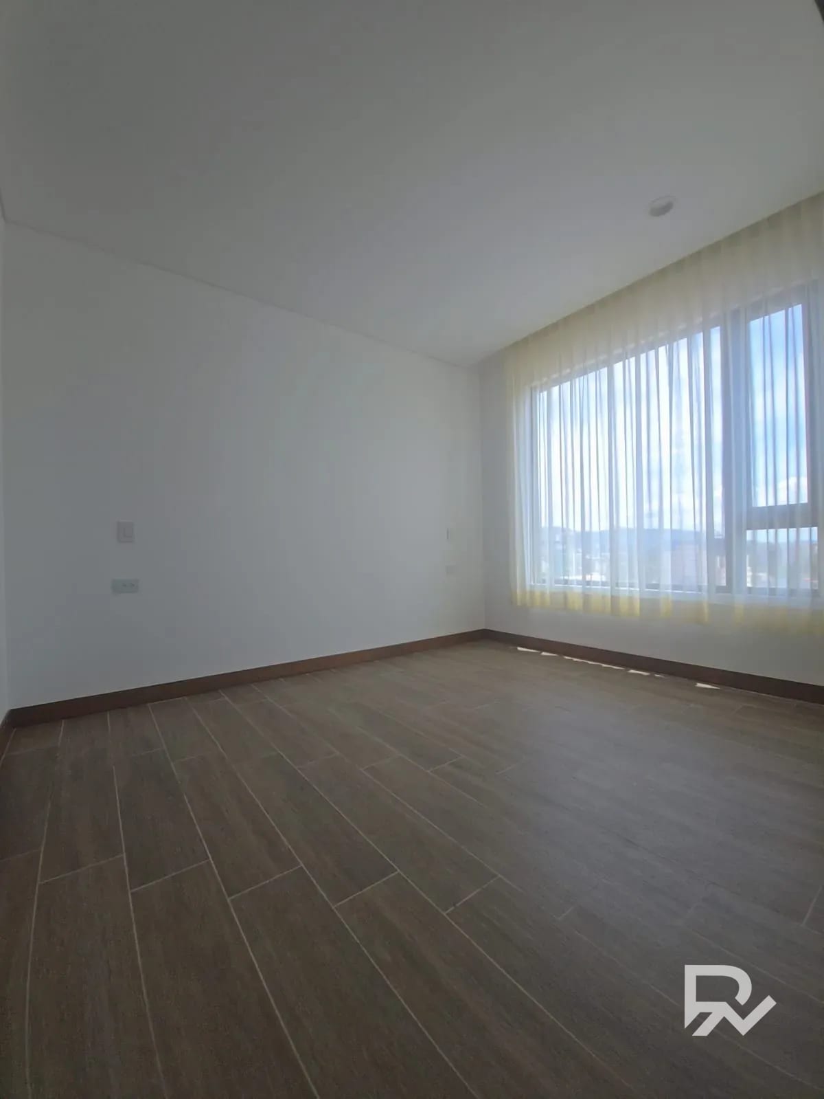 Alquiler de apartamento en Ferre Diez, en zona 10 — Apartamento en Alquiler en Zona 10, Guatemala, Ciudad — foto 7 de 15