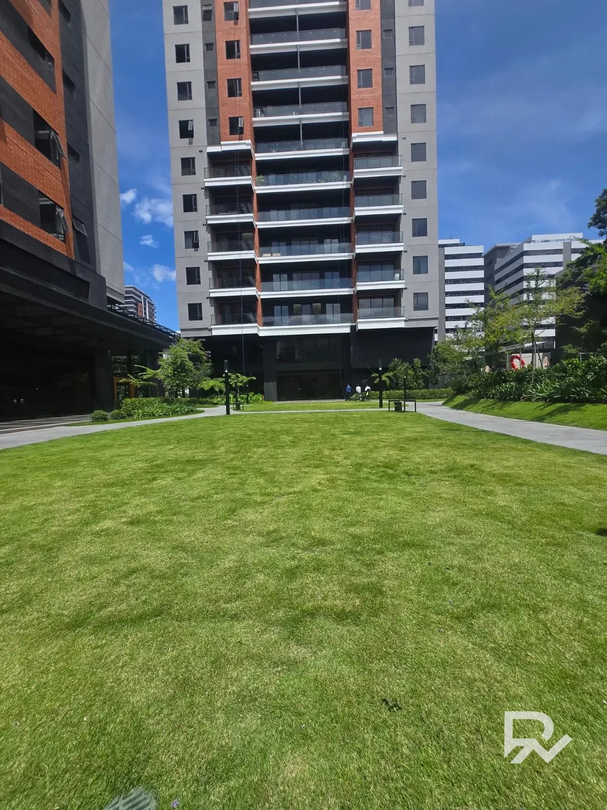 Alquiler de apartamento en Ferre Diez, en zona 10 — Apartamento en Alquiler en Zona 10, Guatemala, Ciudad — foto 3 de 15