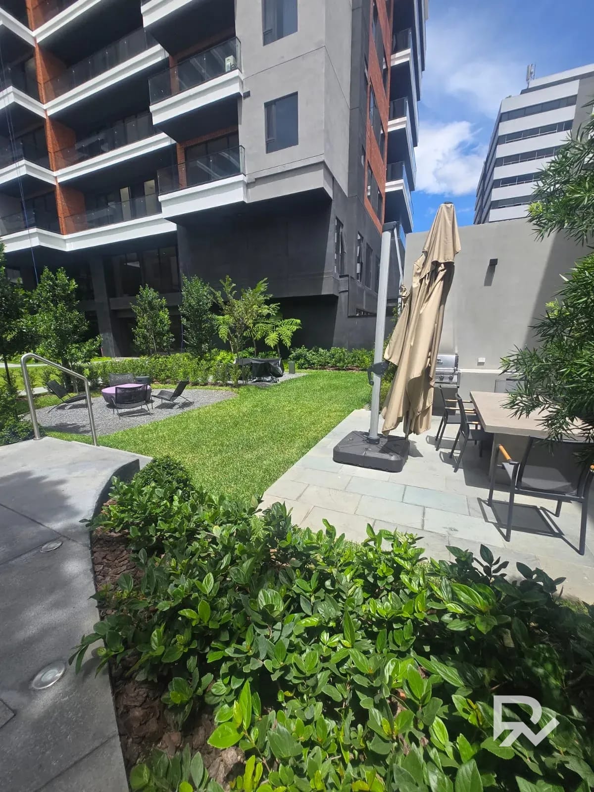 Alquiler de apartamento en Ferre Diez, en zona 10 — Apartamento en Alquiler en Zona 10, Guatemala, Ciudad — foto 12 de 15