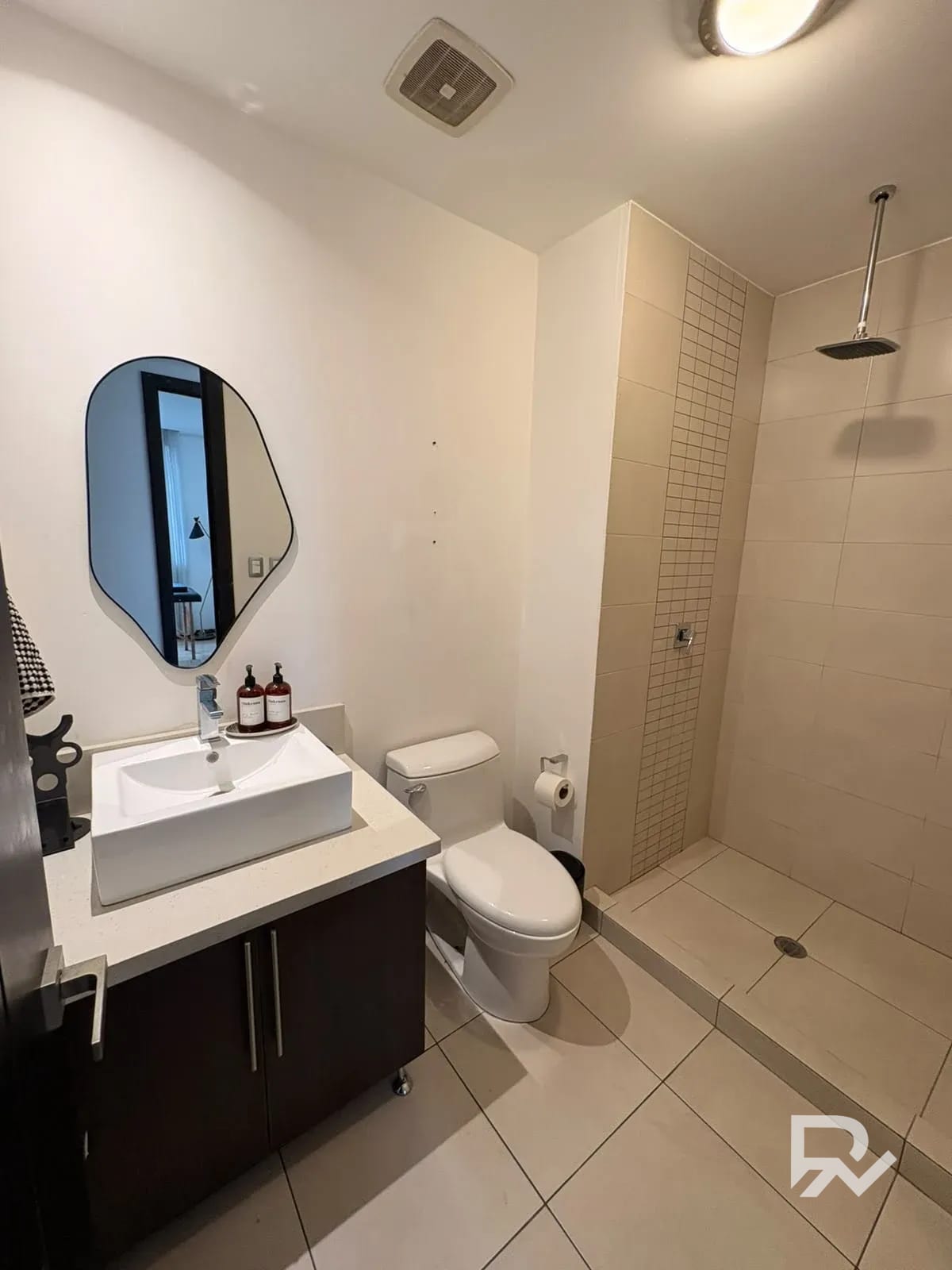 Alquiler apartamento Torre Catorce zona 14 — Apartamento en Alquiler en Zona 14, Guatemala, Ciudad — foto 13 de 13