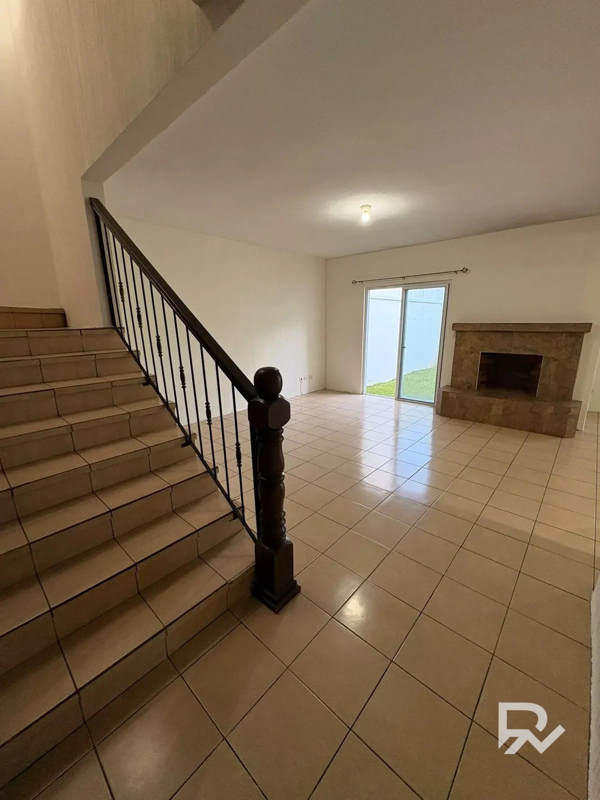 Venta de Casa en las Fuentes II, Zona 16 — Casa en Venta en Las Fuentes II, Zona 16, Guatemala, Ciudad — foto 3 de 17