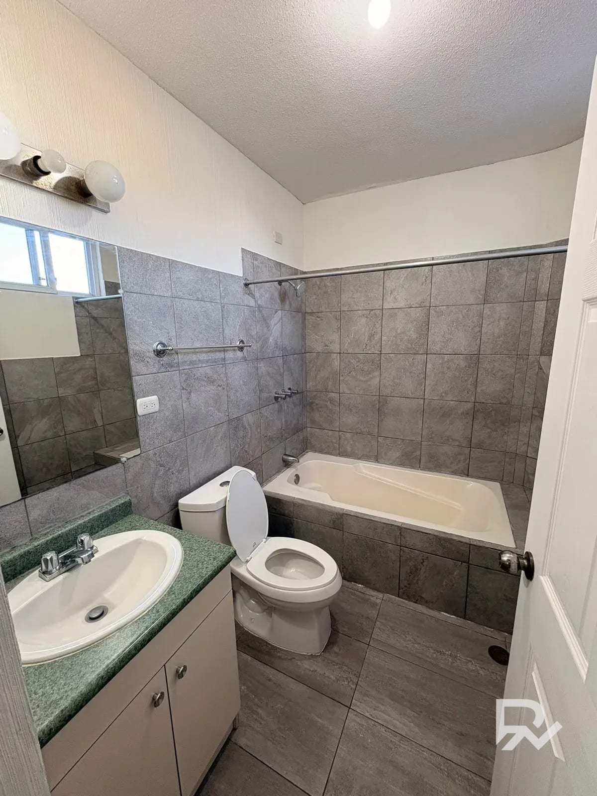 Venta de Casa en las Fuentes II, Zona 16 — Casa en Venta en Las Fuentes II, Zona 16, Guatemala, Ciudad — foto 13 de 17