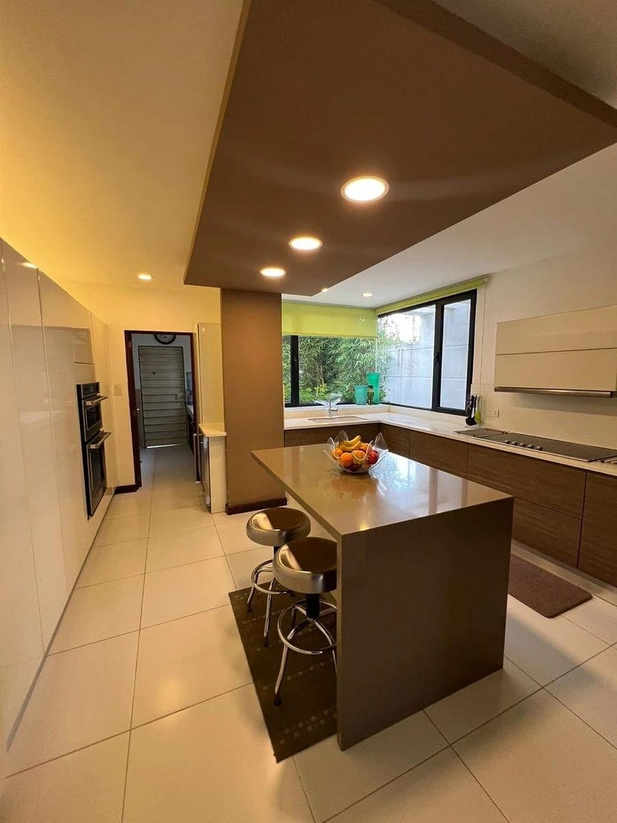 Vista Hermosa 1, Zona 15 | Moderna Casa, con Piscina y Amplios Espacio — Casa en Venta en Vista Hermosa I, Zona 15, Guatemala, Ciudad — foto 6 de 17