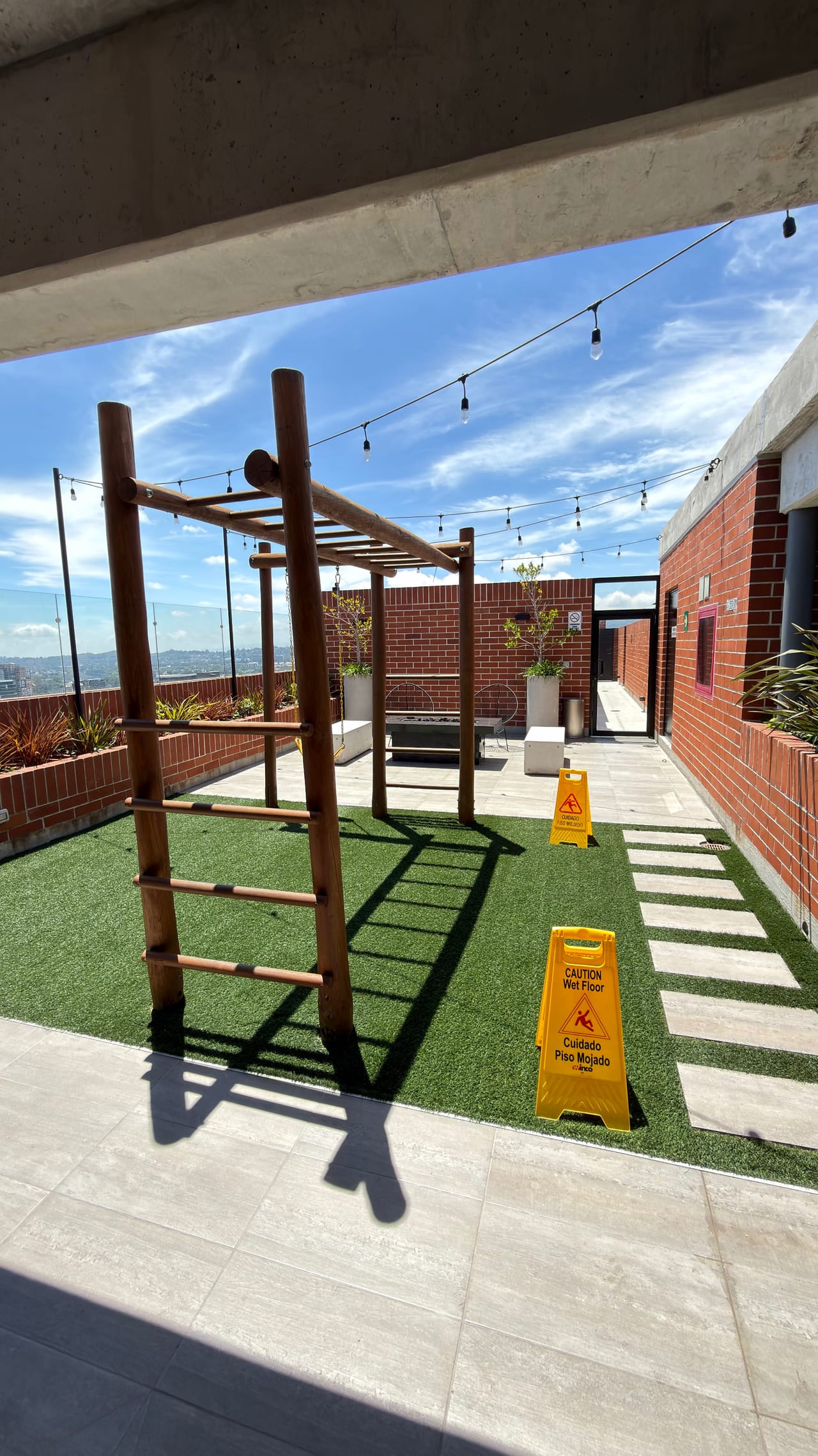 APARTAMENTO EN RENTA AMUEBLADO Z.10 FIAMENE — Apartamento en Alquiler en Fiamene, Zona 10, Guatemala, Ciudad — foto 5 de 10
