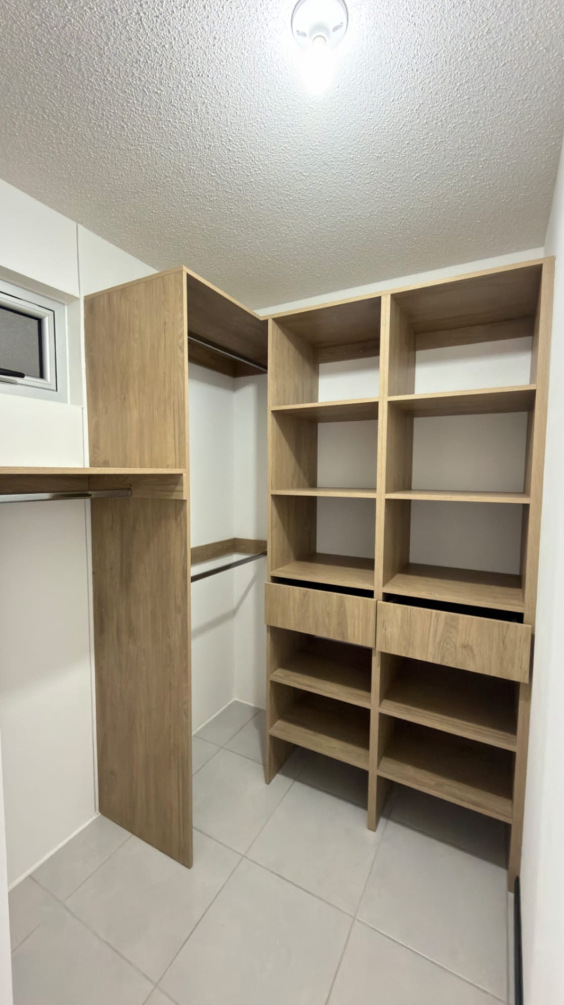 APARTAMENTO EN RENTA CON AMPLIO JARDÍN — Apartamento en Alquiler en Condado Naranjo, Zona 4 Mixco, Guatemala, Ciudad — foto 5 de 16