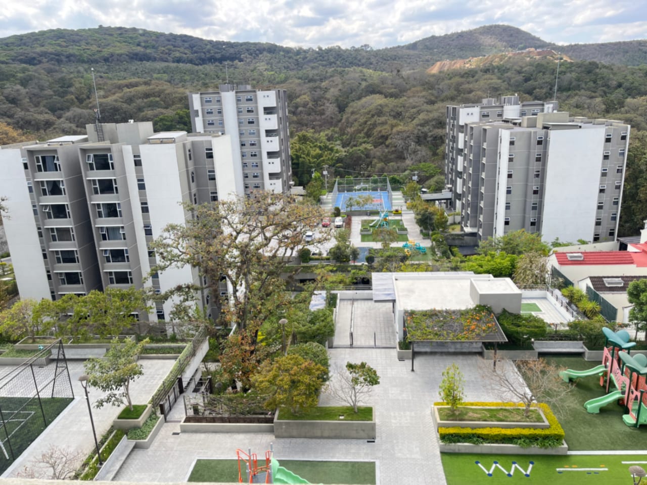 RENTA DE APARTAMENTO AMUEBLADO CONDADO NARANJO/ALEGRIA — Apartamento en Alquiler en Condado Naranjo, Zona 4 Mixco, Guatemala, Ciudad — foto 1 de 17