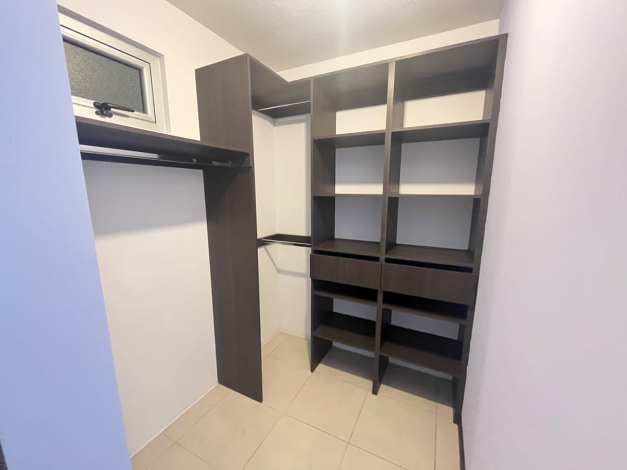 RENTA DE APARTAMENTO AMUEBLADO CONDADO NARANJO/ALEGRIA — Apartamento en Alquiler en Condado Naranjo, Zona 4 Mixco, Guatemala, Ciudad — foto 12 de 17
