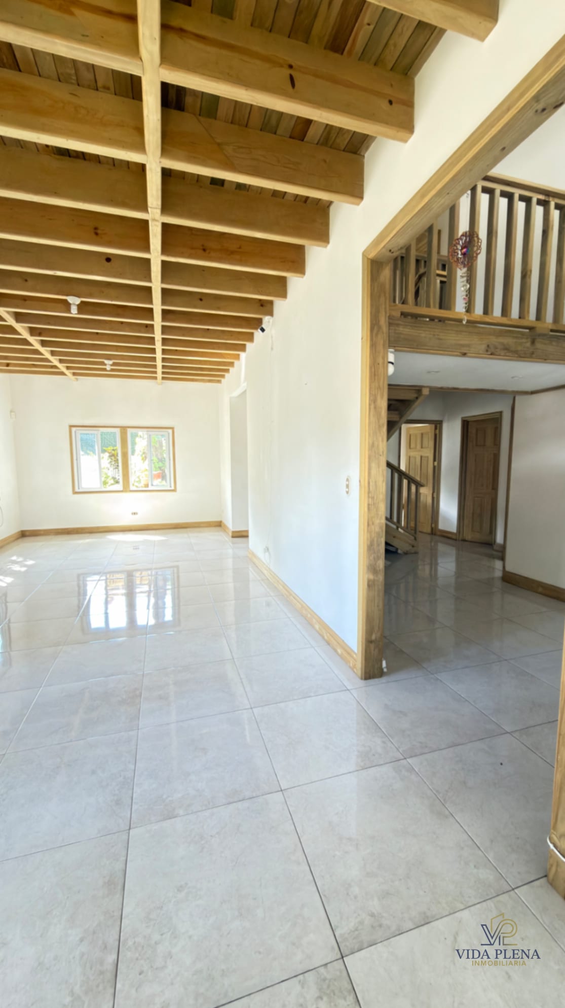 VENTA CASA EN MADERA/ Ubicada a 500 mts del Club Campestre La Montaña — Casa en Venta en Club Campestre La Montaña, Zona 6 Mixco, Guatemala, Ciudad — foto 3 de 14