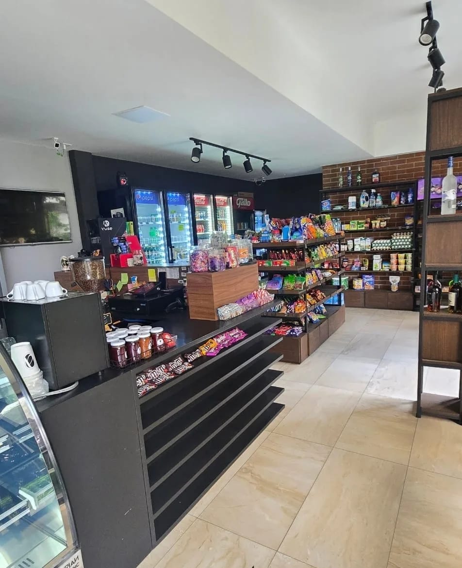 Alquilo local comercial en vh2 zona 15 - Image 4