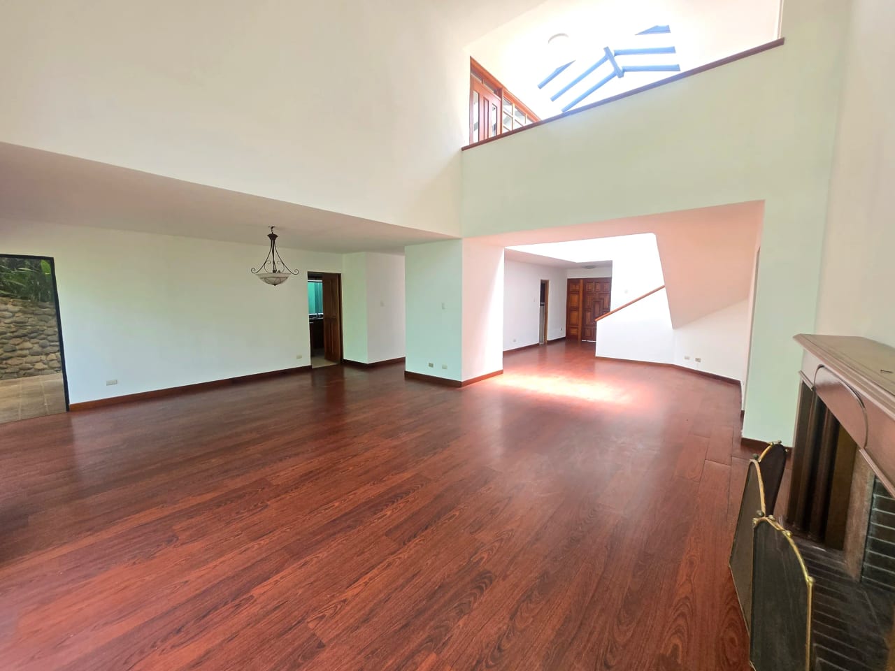 Preciosa casa en venta en Condominio la Encantada, km 12 Carretera El Salvador. — Casa en Venta en Carretera a El Salvador, Guatemala, Ciudad — foto 1 de 13