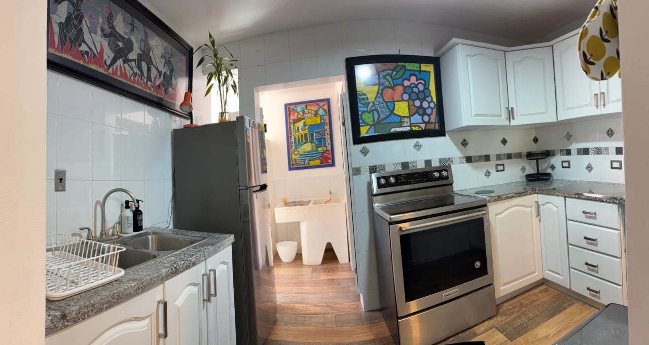 Ubicacion Privilegiada, en el Corazon Z de .10. Comodidad y Estilo — Apartamento en Alquiler en Zona 10, Guatemala, Ciudad — foto 6 de 7