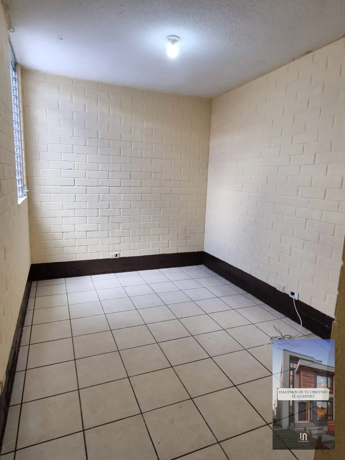 VENDO CASA DE 1 NIVEL EN LOS OLIVOS ZONA 18 - 8