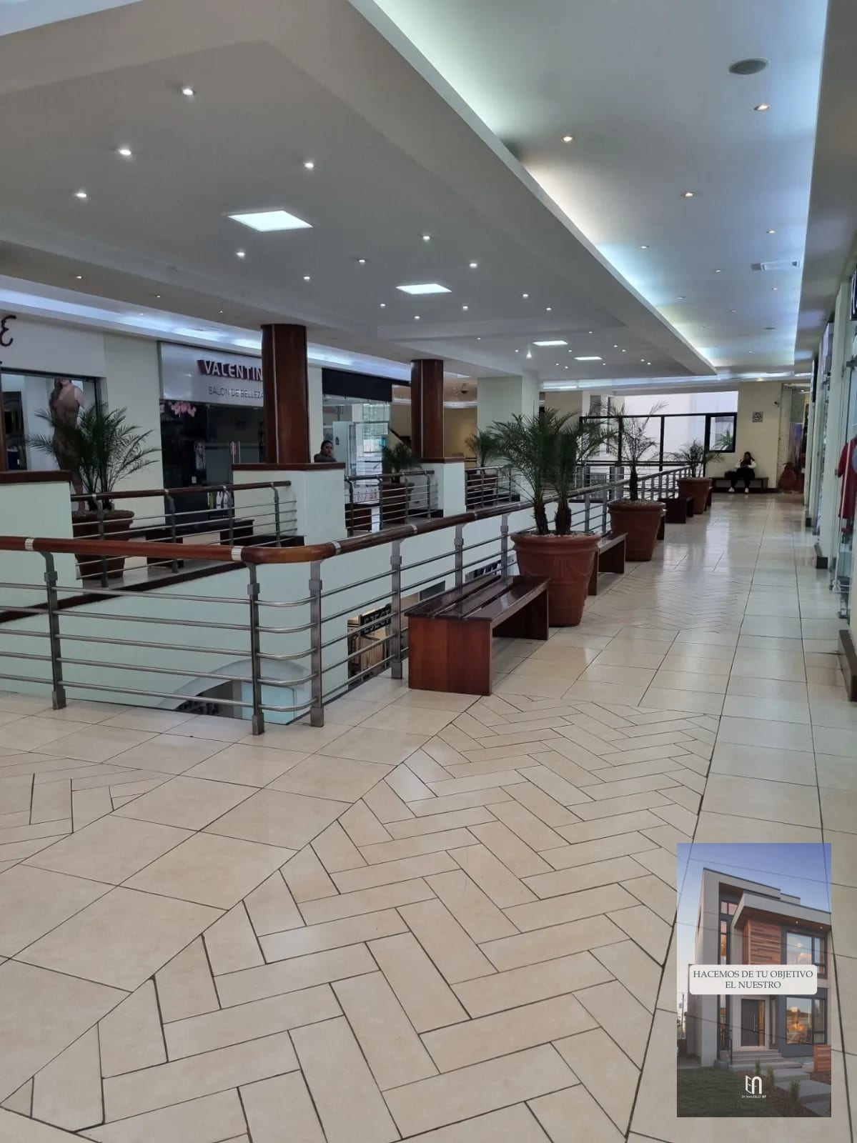 Local Comercial de 92 m² en Alquiler | C.C. Los Próceres Zona 10 — Local en Alquiler en Centro Comercial Los Próceres, Zona 10, Guatemala, Ciudad — foto 4 de 6