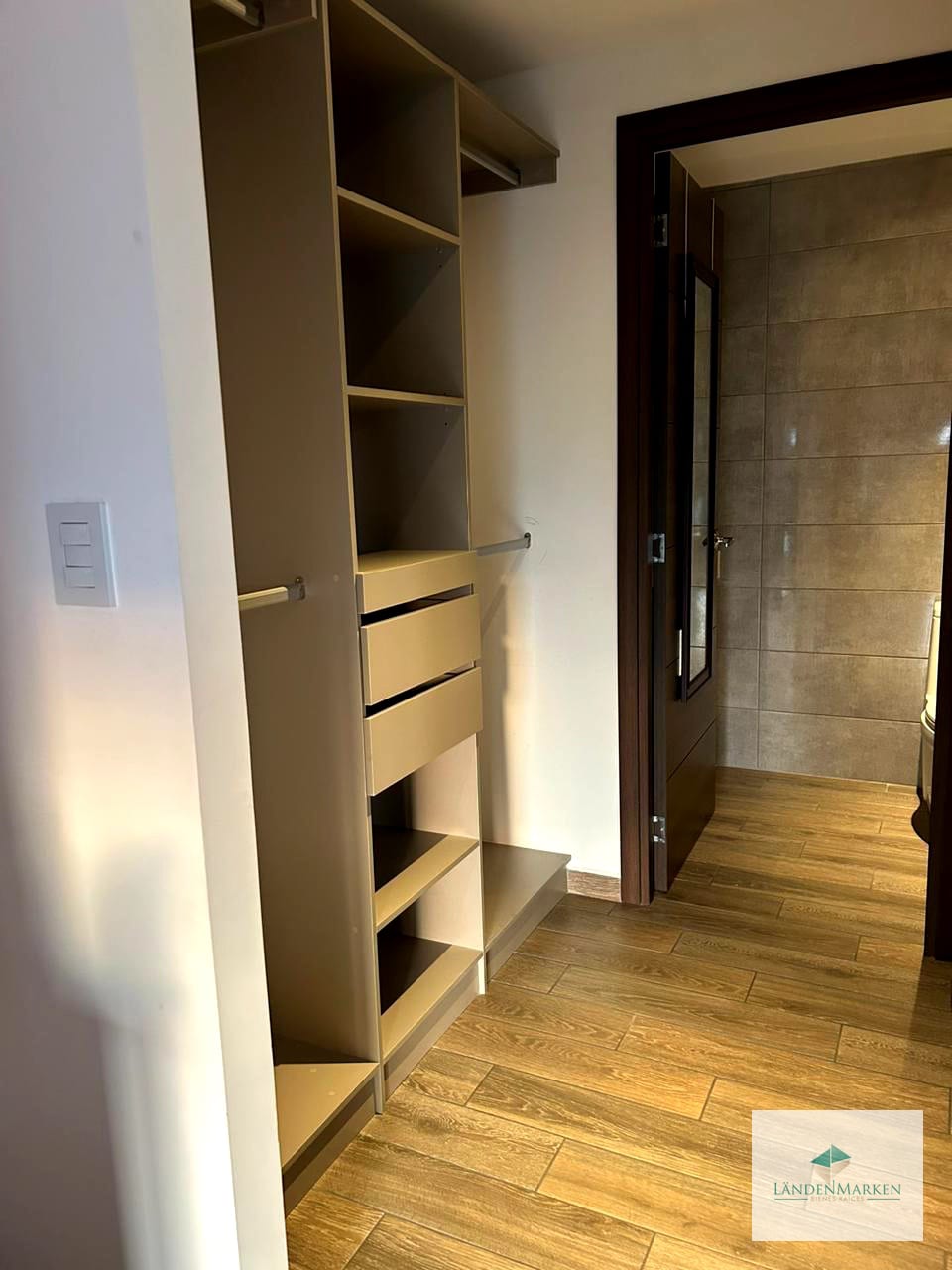 ALQUILER APARTAMENTO AMUEBLADO Y EQUIPADO EN EDIFICIO PARQUE 15 — Apartamento en Alquiler en Parque 15, Zona 15, Guatemala, Ciudad — foto 7 de 10