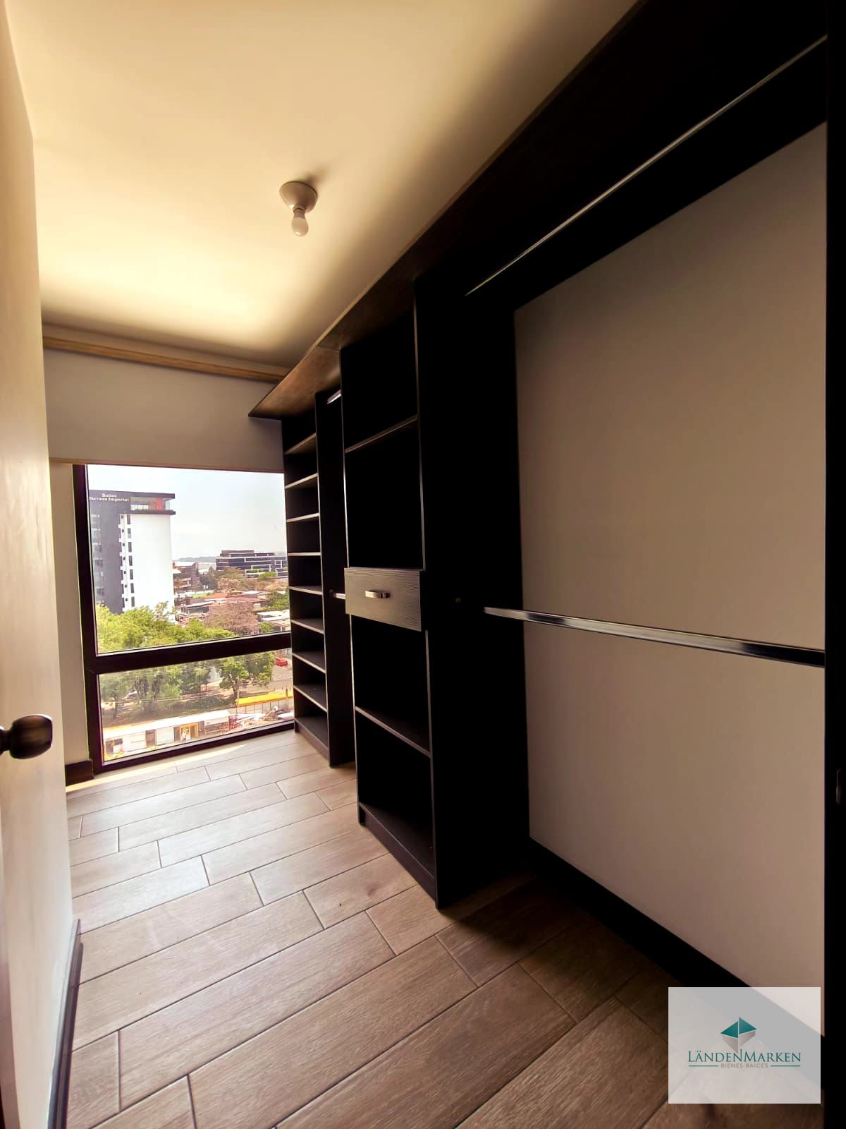 AMPLIO APARTAMENTO EN ZONA 13 — Apartamento en Alquiler en Tres15, Zona 13, Guatemala, Ciudad — foto 4 de 9