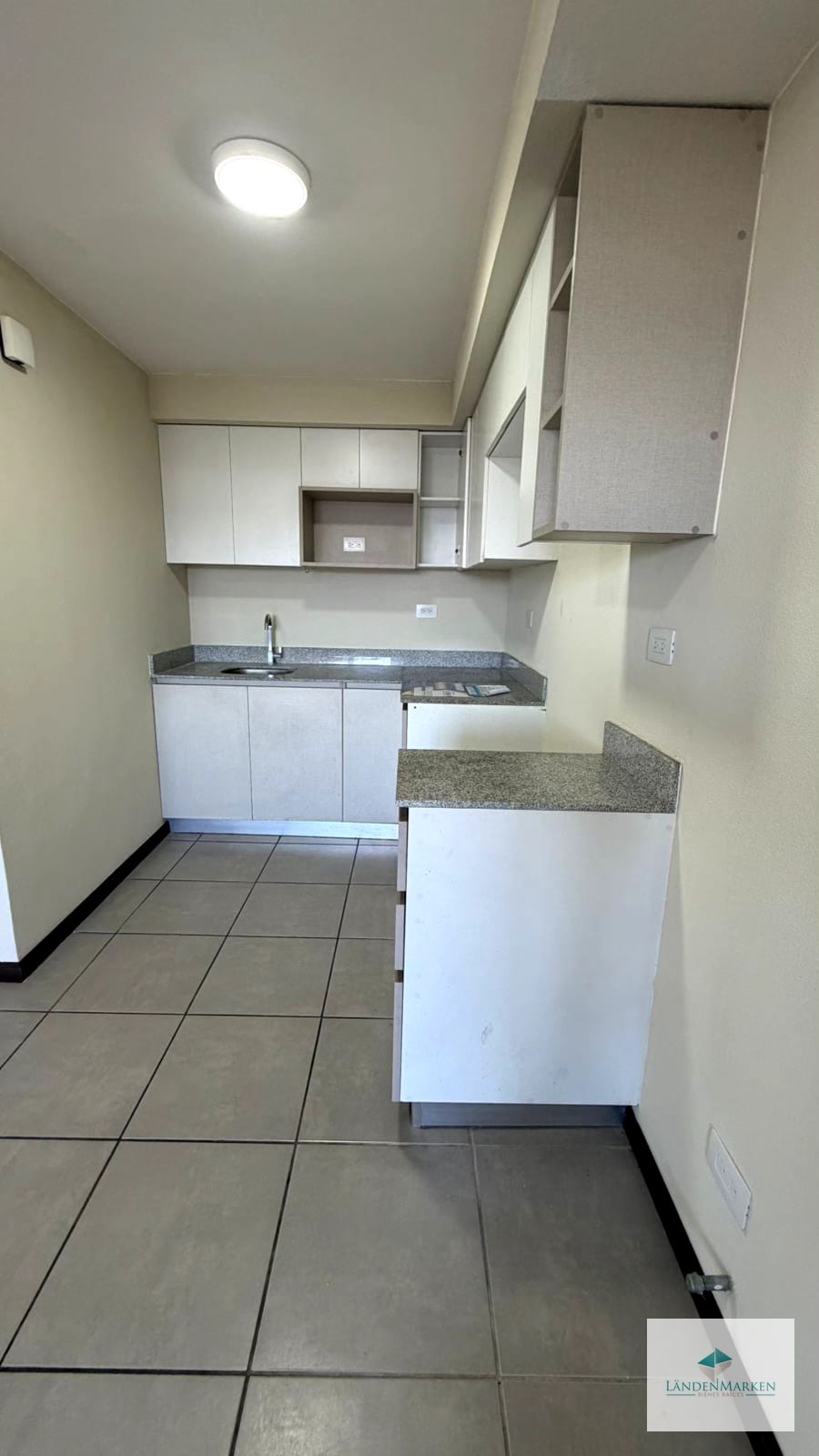 AMPLIO APARTAMENTO EN EDIFICIO AKARI ZONA 2 DE MIXCO — Apartamento en Alquiler en Akari, Zona 2 Mixco, Guatemala, Ciudad — foto 11 de 14