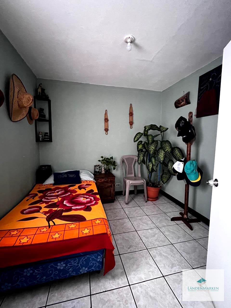 VENTA DE CASA DE UN NIVEL EN SAN CRISTOBAL ZONA 8 DE MIXCO SECTOR A3 — Casa en Venta en Zona 8 Mixco, Guatemala, Ciudad — foto 4 de 11