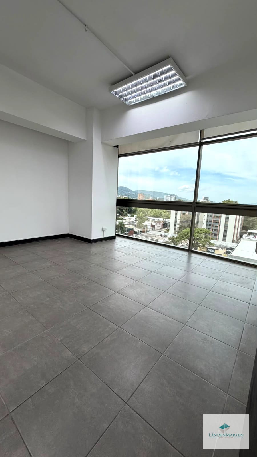 ALQUILER DE OFICINA DE 91 MTS2 EN EDIFICIO TORINO 2 ZONA 10 — Oficina en Alquiler en Torino II, Zona 10, Guatemala, Ciudad — foto 7 de 7