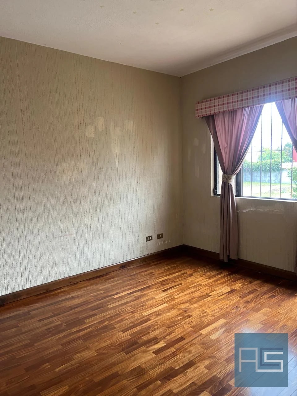 Amplia casa en Venta en Los Manantiales, Carretera a El Salvador — Casa en Venta en San José Pinula, Guatemala, Ciudad — foto 9 de 12