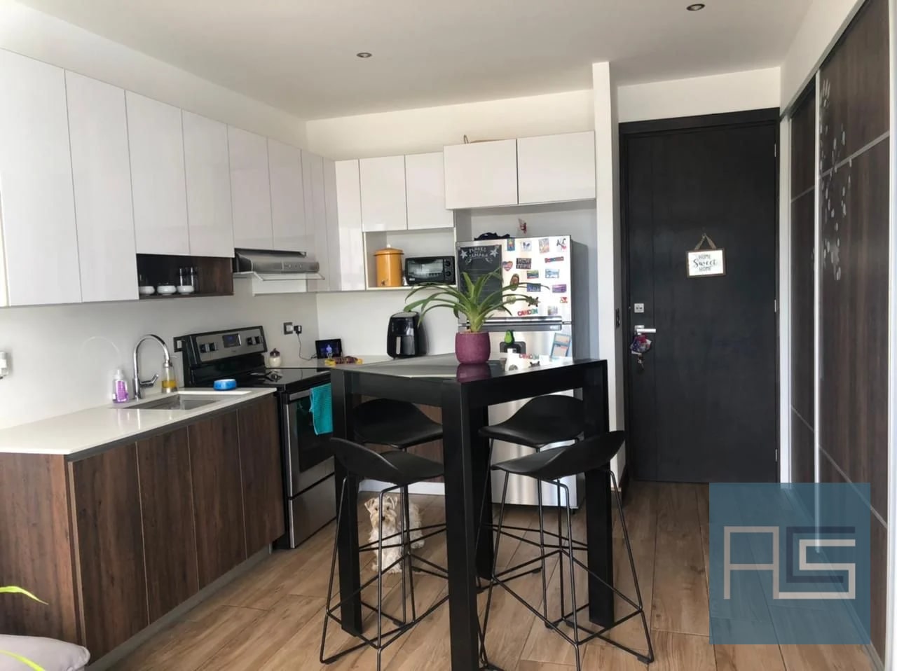 RENTA DE APARTAMENTO 1 HABiTACIÓN, AMUEBLADO EN VENTA EN ZONA 10 — Apartamento en Alquiler en Zona 10, Guatemala, Ciudad — foto 3 de 12