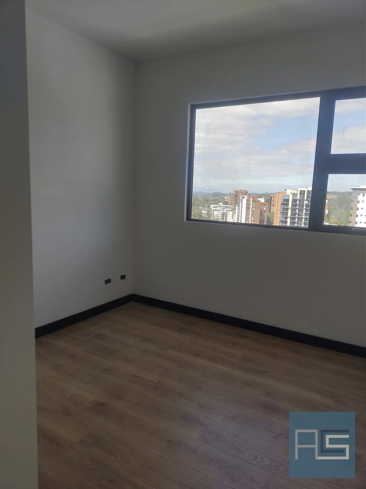 Moderno Apto en Renta, nivel alto, para estrenar de 3 habitaciones con habitación de servicio, VHII zona 15 — Apartamento en Alquiler en Arles, Zona 15, Guatemala, Ciudad — foto 6 de 15