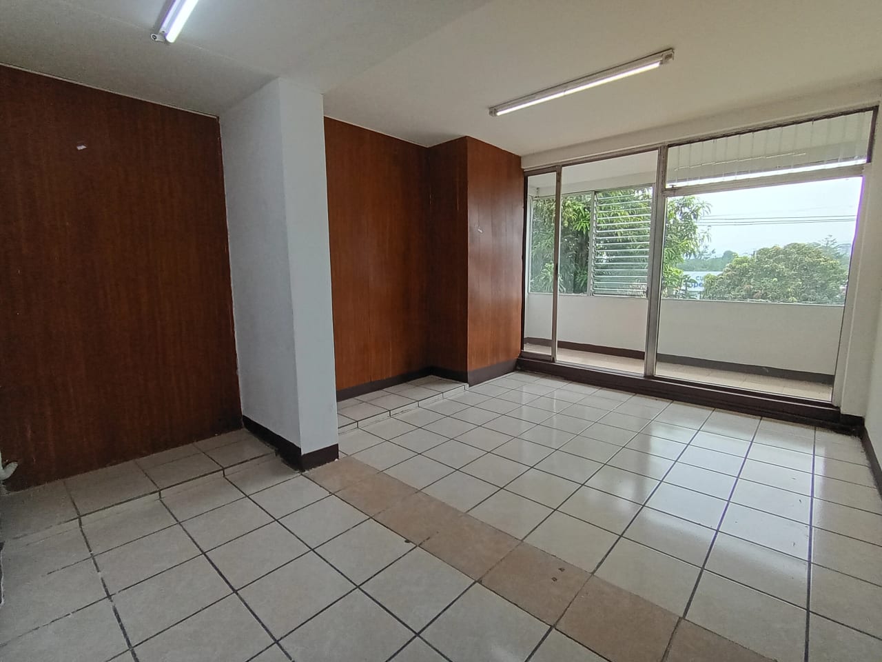 Oficina en renta - zona 10 — Oficina en Alquiler en Zona 10, Guatemala, Ciudad — foto 1 de 6