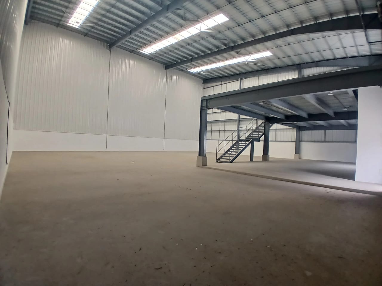 EN RENTA: Bodega Industrial – Complejo GAMMA — Bodega / Ofibodega en Alquiler en Amatitlán, Guatemala, Ciudad — foto 2 de 9