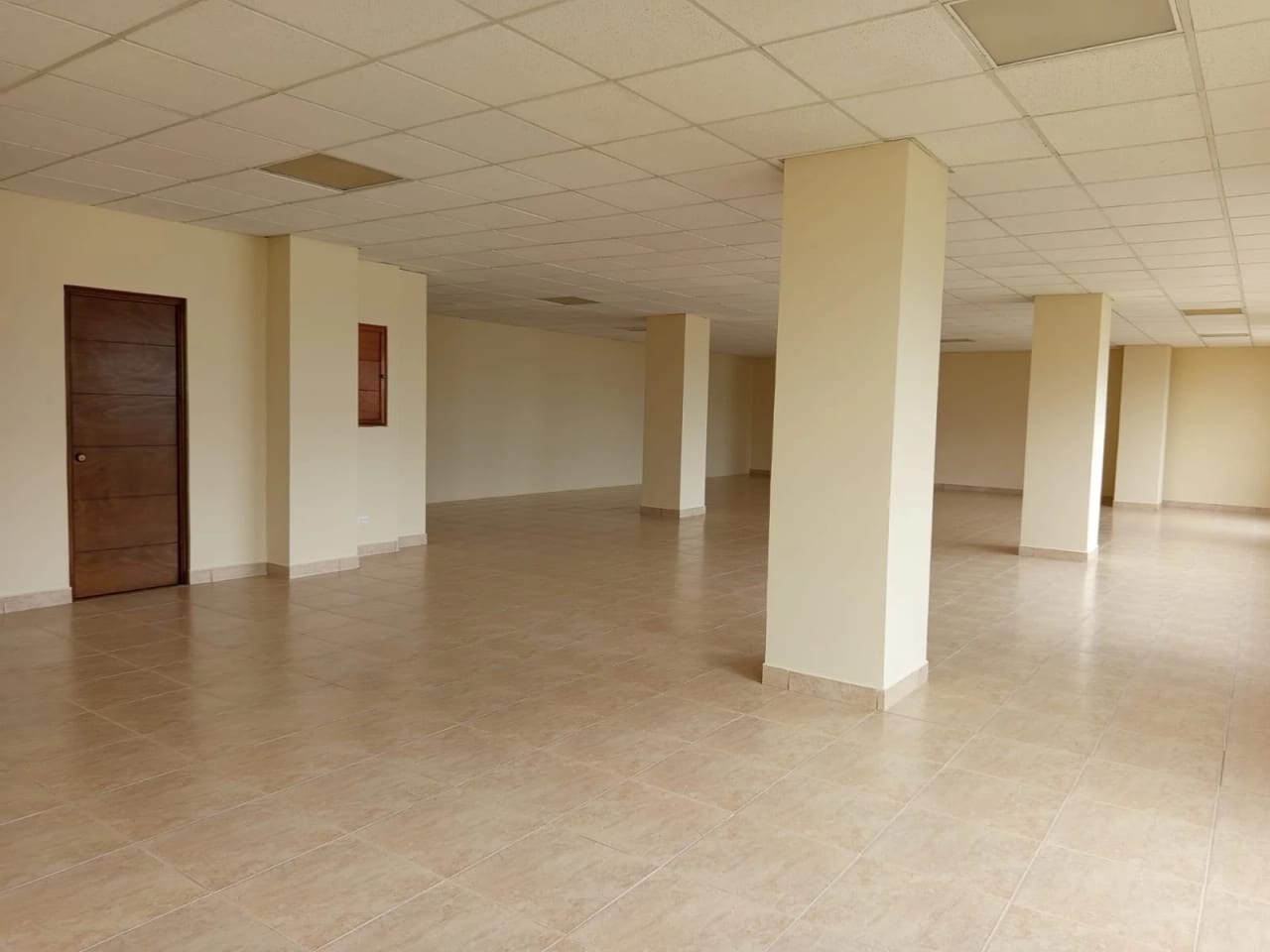 SE RENTA OFICINA EJECUTIVA – 181 MT2 EN EDIFICIO ZONA 13 — Oficina en Alquiler en Zona 13, Guatemala, Ciudad — foto 1 de 13