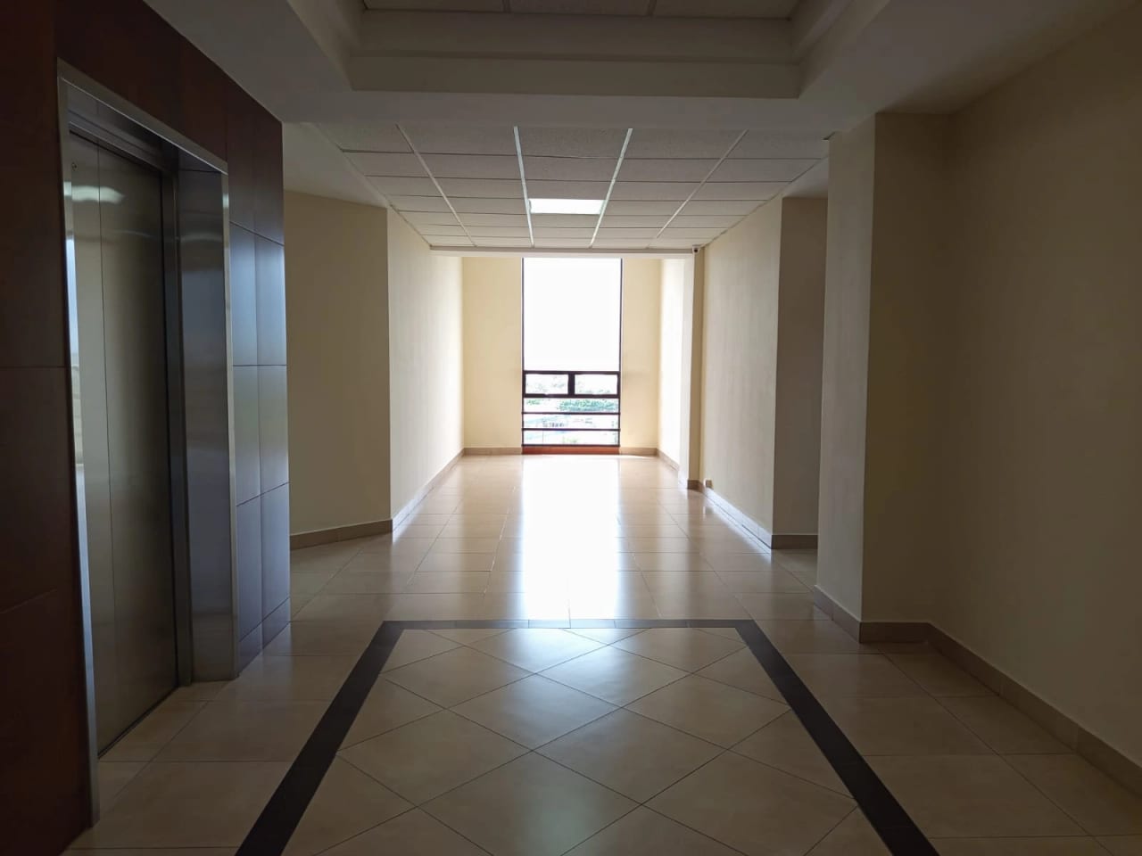 SE RENTA OFICINA EJECUTIVA – 181 MT2 EN EDIFICIO ZONA 13 — Oficina en Alquiler en Zona 13, Guatemala, Ciudad — foto 11 de 13