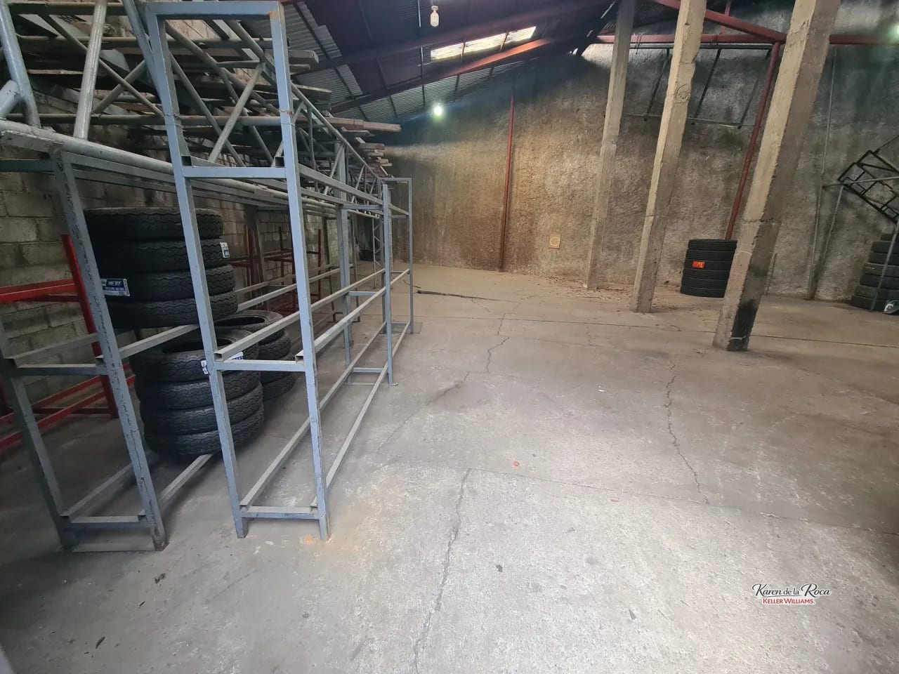 Alquiler Complejo Comercial e Industrial en Renta "Exclusiva" — Bodega / Ofibodega en Alquiler en Club Campestre La Montaña, Zona 6 Mixco, Guatemala, Ciudad — foto 1 de 7