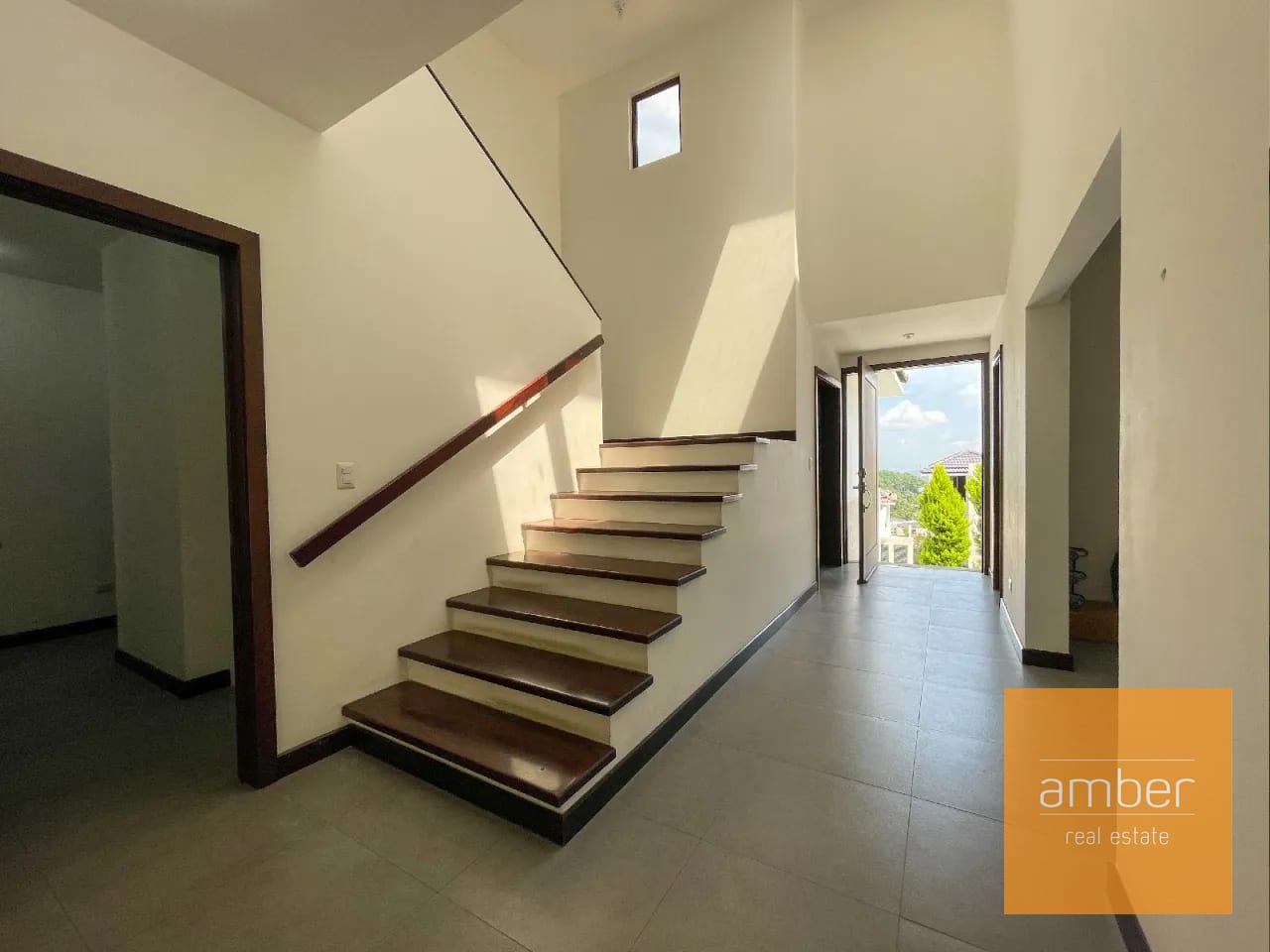 Casa en Lomas de San Isidro, zona 16 (copia) — Casa en Alquiler en Lomas de San Isidro, Zona 16, Guatemala, Ciudad — foto 8 de 11
