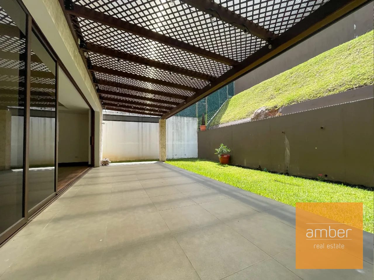 Casa en Lomas de San Isidro, zona 16 (copia) — Casa en Alquiler en Lomas de San Isidro, Zona 16, Guatemala, Ciudad — foto 10 de 11