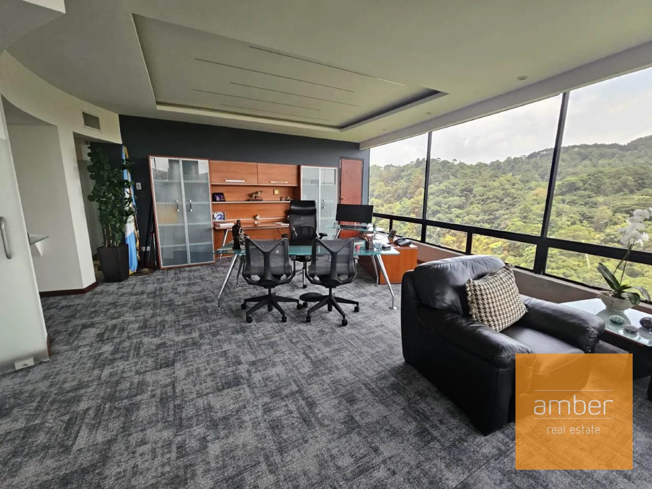 Oficina en Centro Corporativo Muxbal, Km.8.6 Carretera a Muxbal — Oficina en Venta en Muxbal, Guatemala, Ciudad — foto 1 de 16