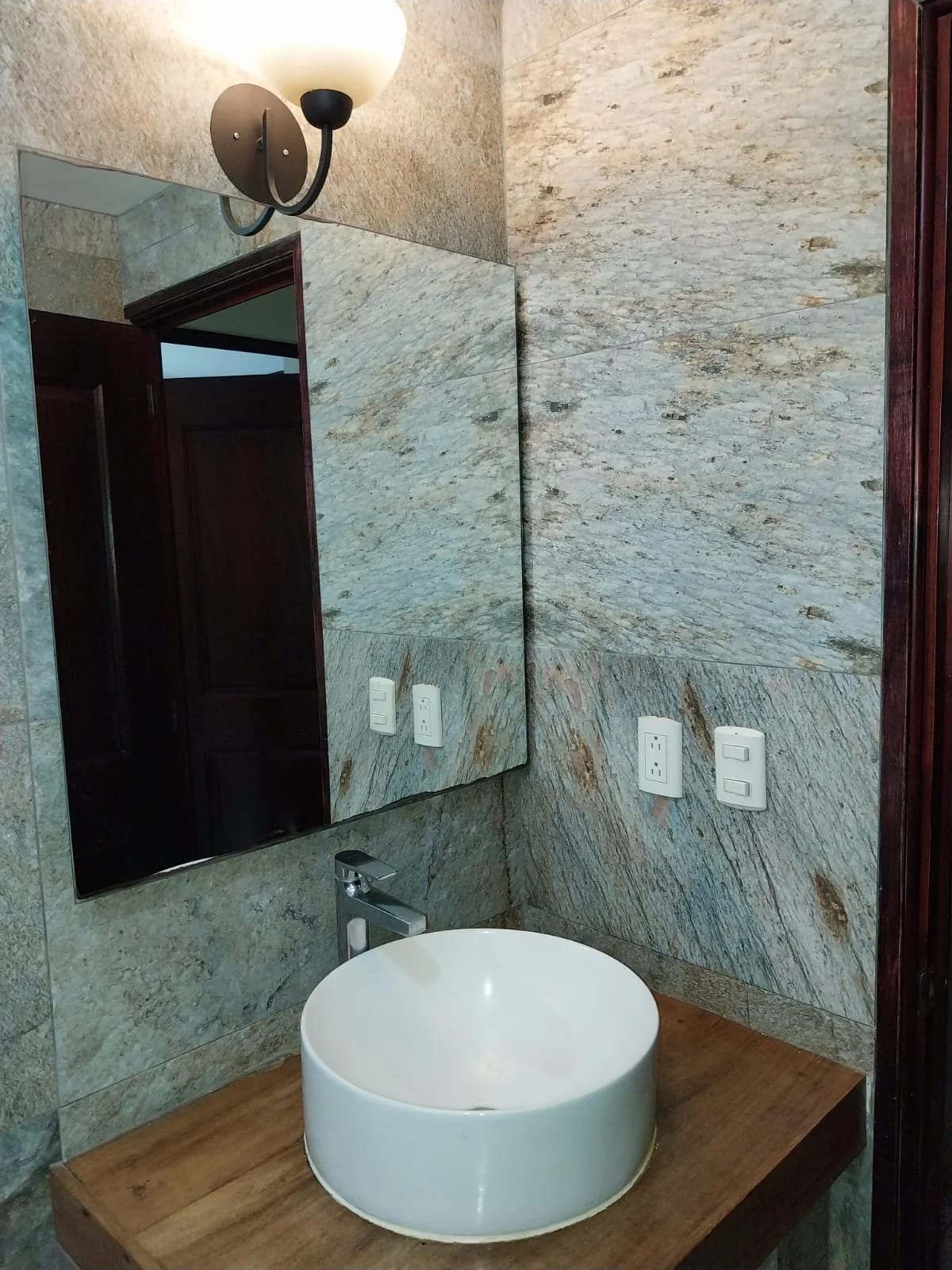 LINDO APARTAMENTO 2 DORMITORIOS — Apartamento en Alquiler en Entreluces, Carretera a El Salvador, Guatemala, Ciudad — foto 4 de 8
