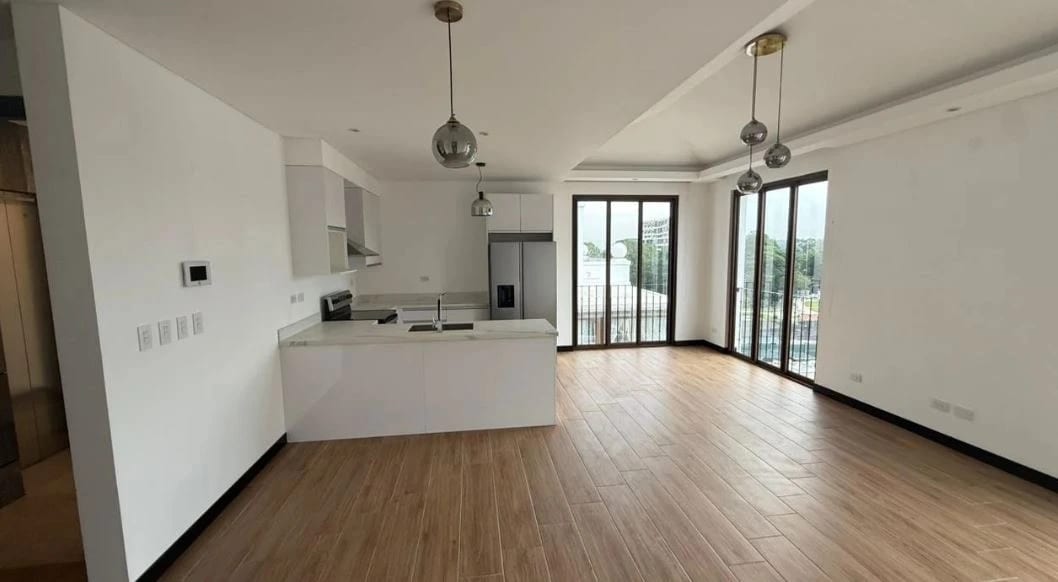 Apartamento en Alquiler, Edificio Lirios de Cayalá 3, zona 16 — Apartamento en Alquiler en Zona 16, Guatemala, Ciudad — foto 1 de 12