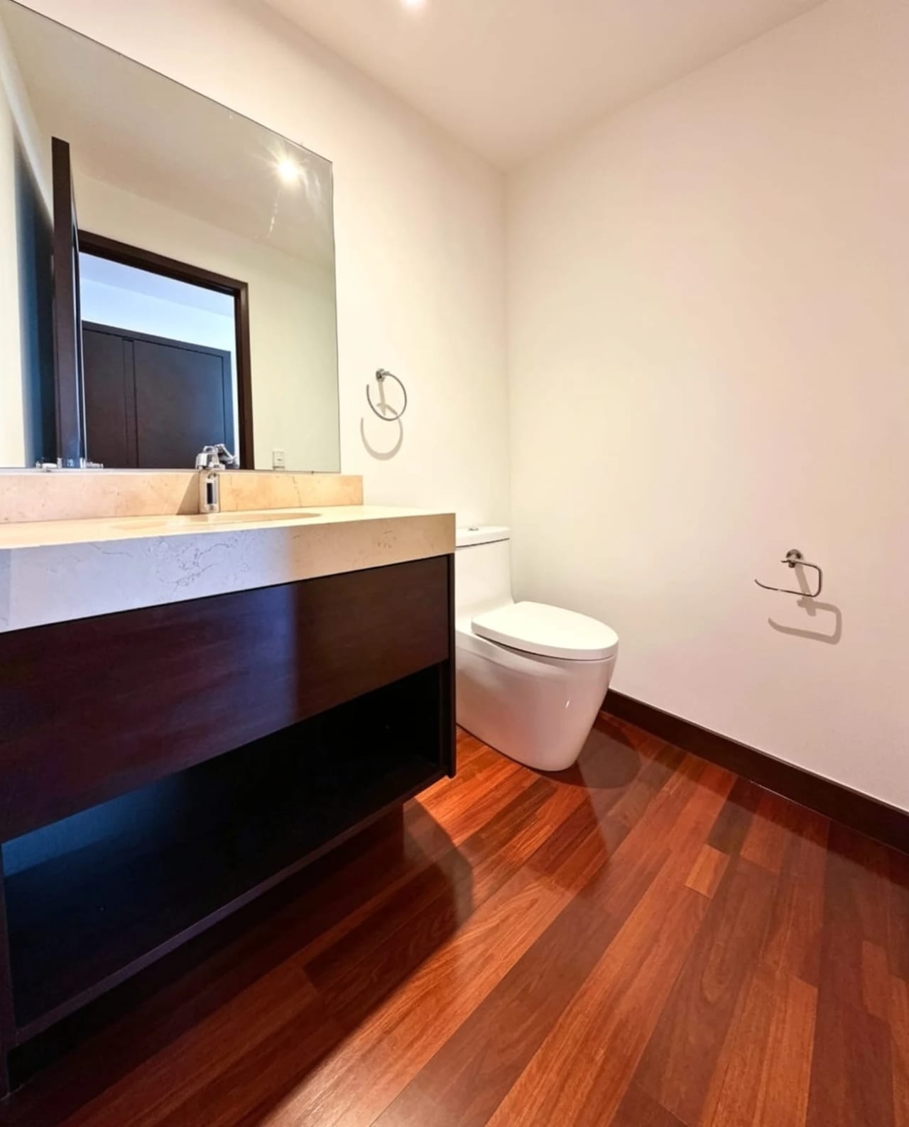 Apartamento en Alquiler – Edificio Lantana, Zona 14 — Apartamento en Alquiler en Lantana, Zona 14, Guatemala, Ciudad — foto 3 de 4