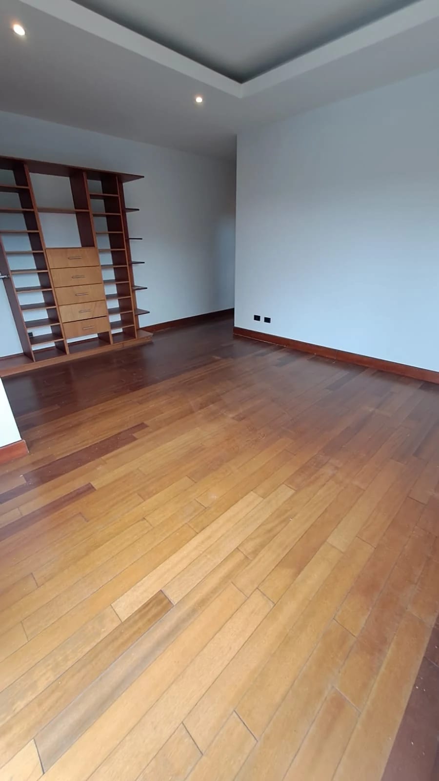Amplio Apartamento en Alquiler – Oakland, Zona 10 — Apartamento en Alquiler en Zona 10, Guatemala, Ciudad — foto 11 de 15