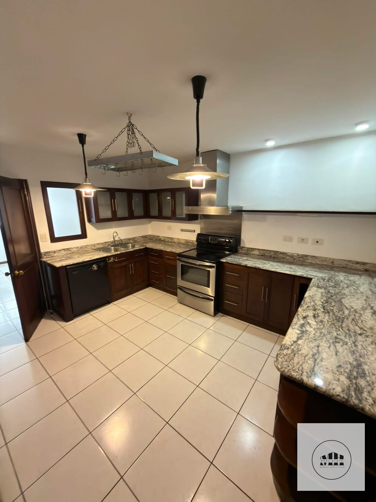 Bellisimo y amplio apartamento zona 14 — Apartamento en Venta en Terranova, Zona 14, Guatemala, Ciudad — foto 8 de 11