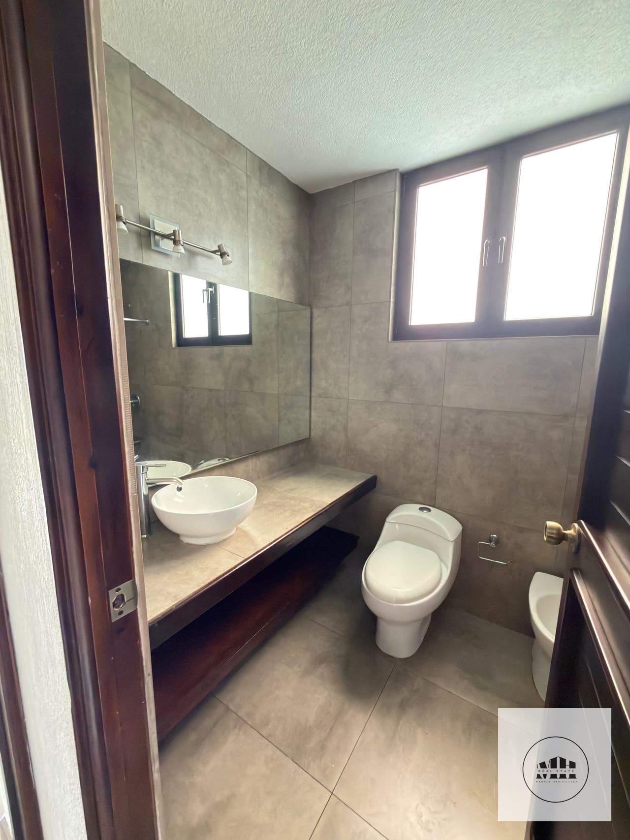 Bellisima casa en renta zona 10 — Casa en Alquiler en Zona 10, Guatemala, Ciudad — foto 11 de 17