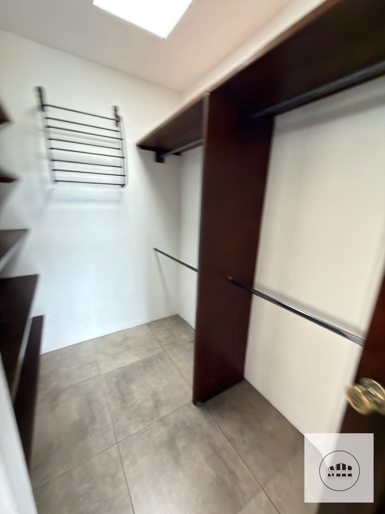 Bellisima casa en renta zona 10 — Casa en Alquiler en Zona 10, Guatemala, Ciudad — foto 12 de 17