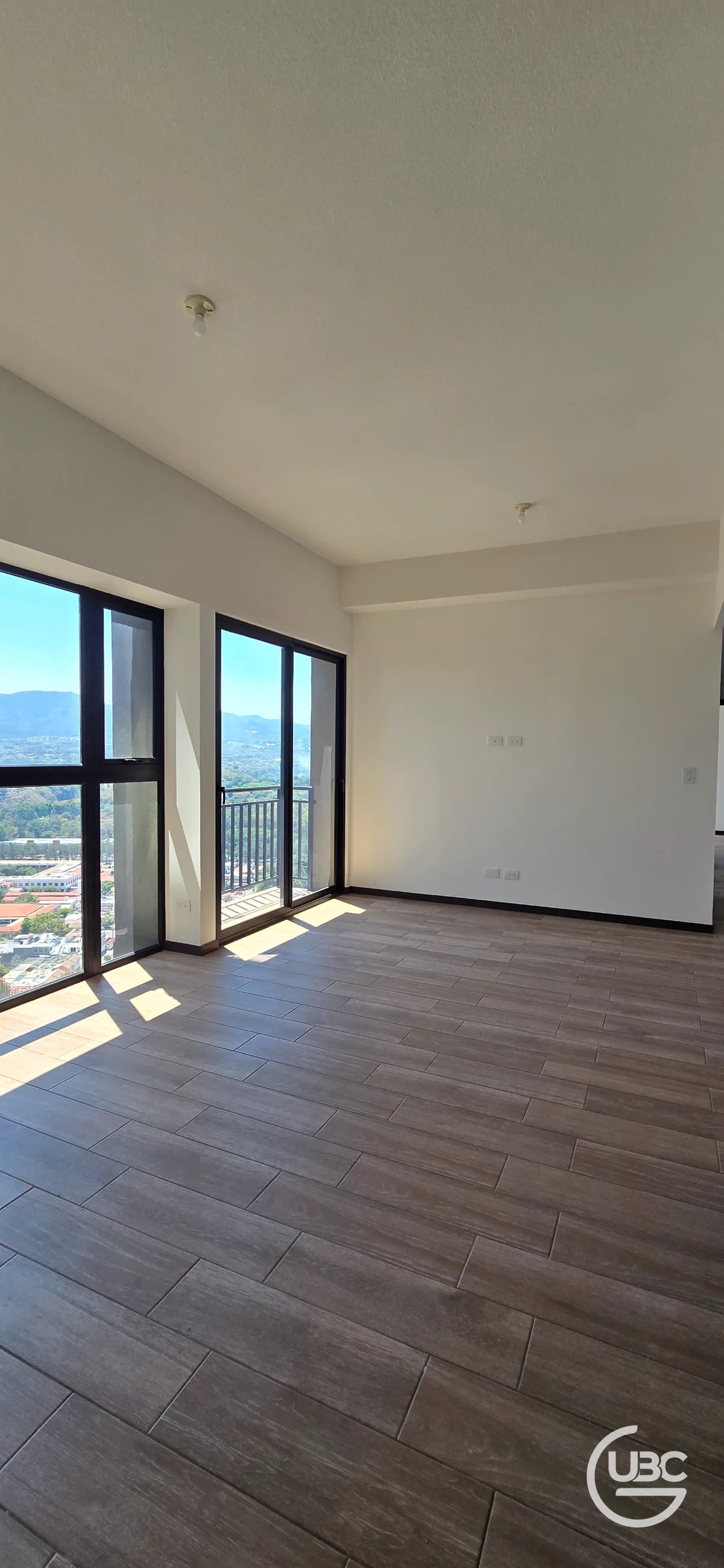 Apartamento en venta en Altaire Zona 11 - 1