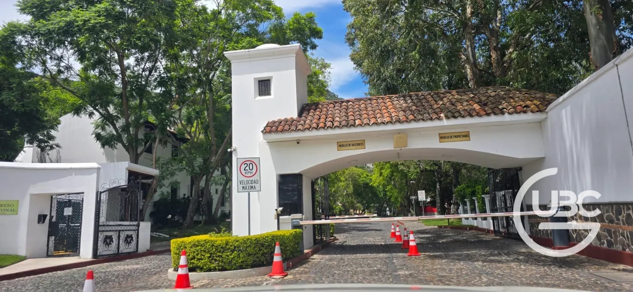 Espectacular terreno en venta de Esquina en Bella Vista Antigua Guatemala — Terreno en Venta en Jocotenango, Sacatepéquez — foto 1 de 7