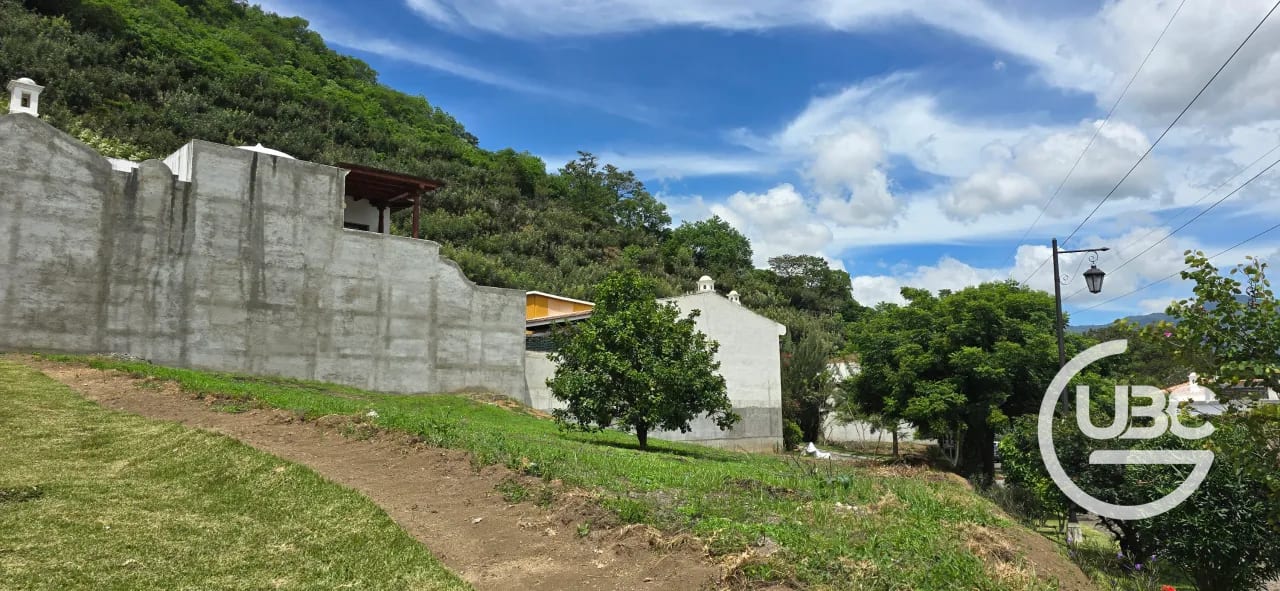 Espectacular terreno en venta de Esquina en Bella Vista Antigua Guatemala — Terreno en Venta en Jocotenango, Sacatepéquez — foto 5 de 7