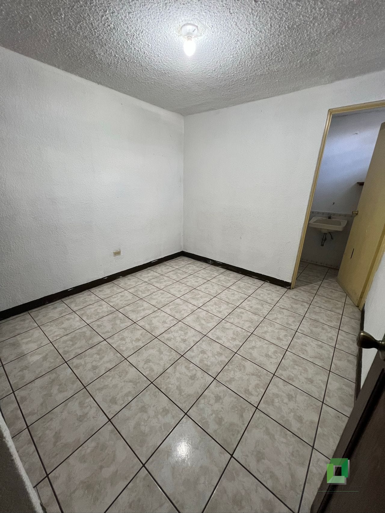 Casa renta San Cristobal Santa Barbara — Casa en Alquiler en Zona 8 Mixco, Guatemala, Ciudad — foto 10 de 11