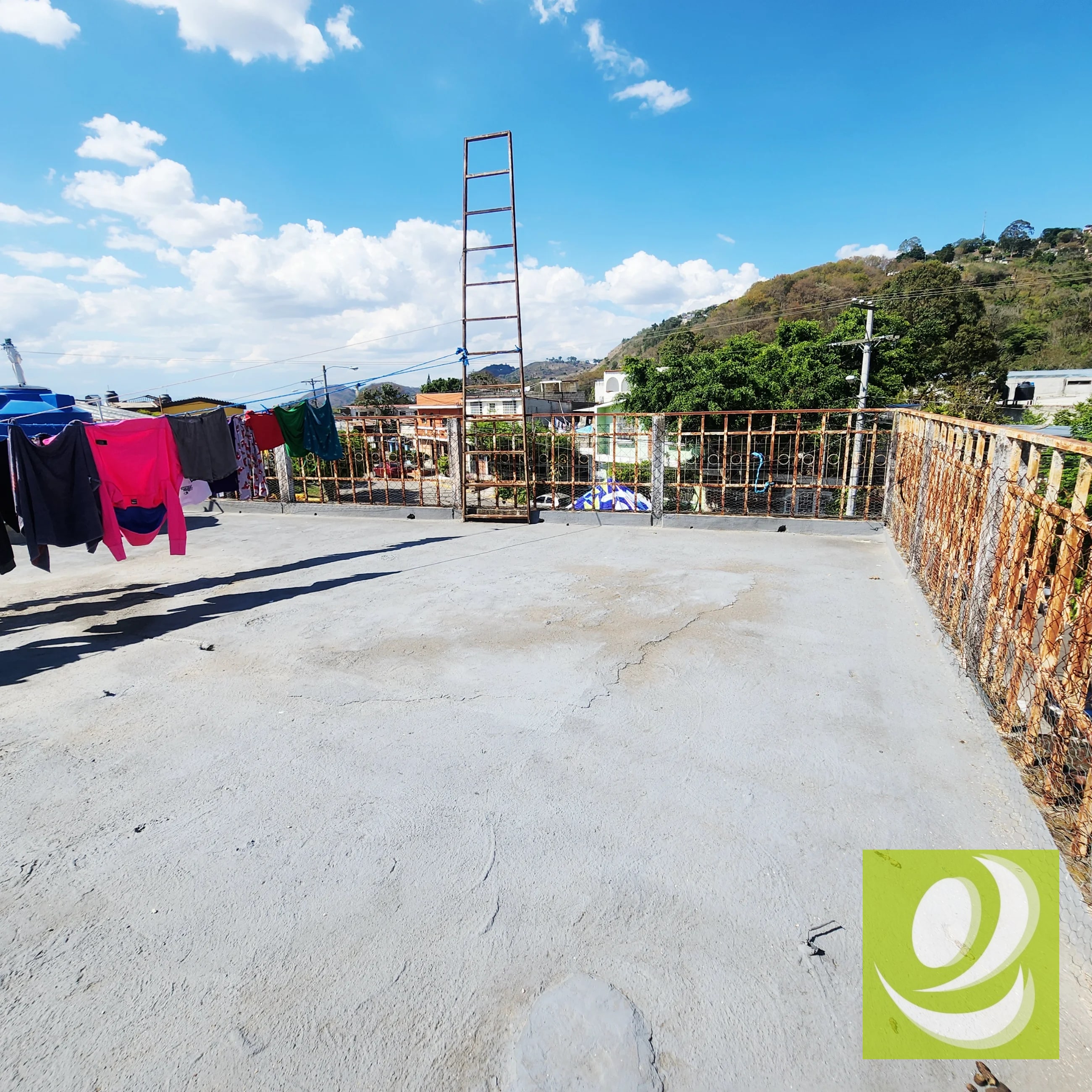 En Venta Casa en la Atlantida zona 18 - 4