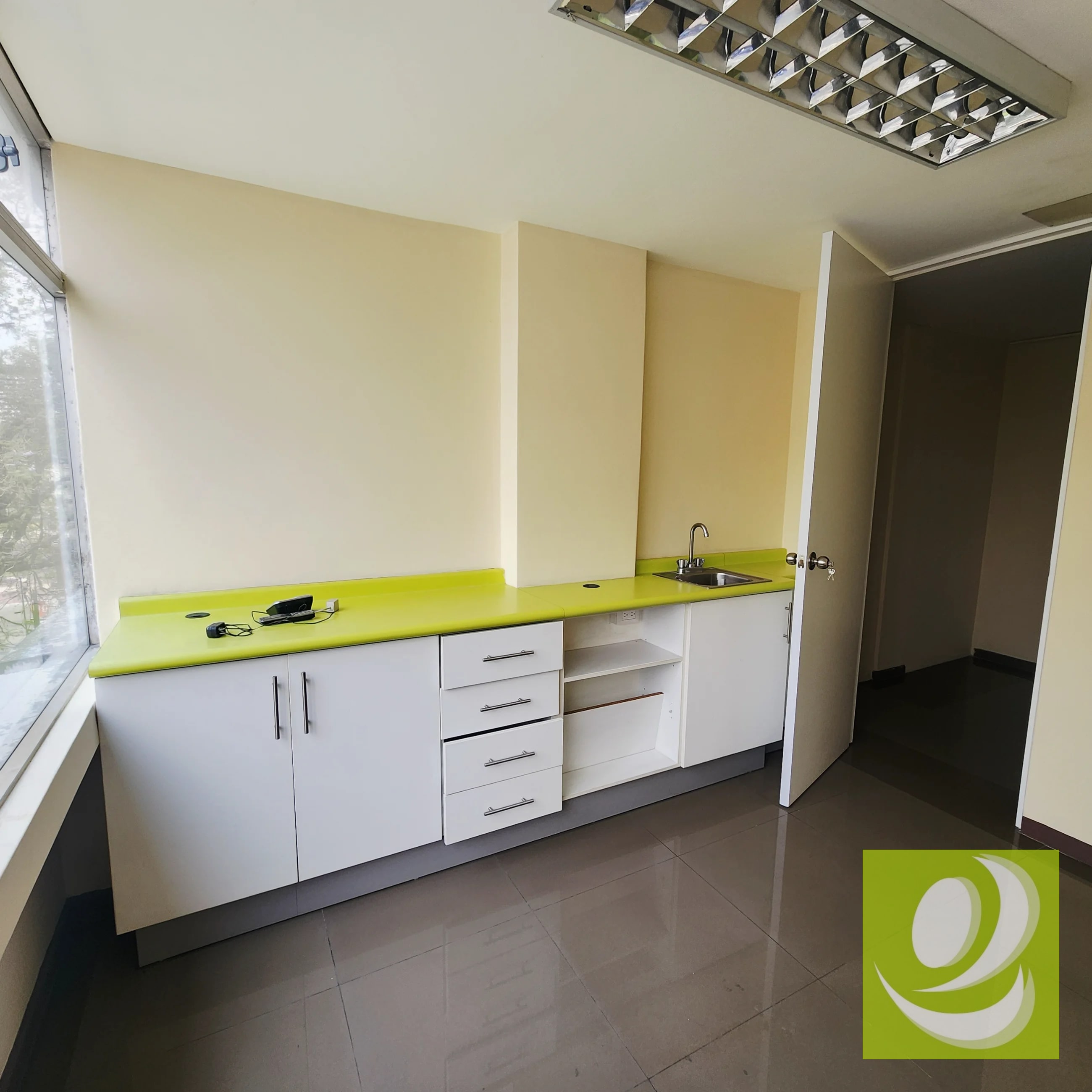 OFICINA COMERCIAL PLAZUELA ESPAÑA ZONA 9 - Q2,500 - PAL-021-12-22-4 - 4