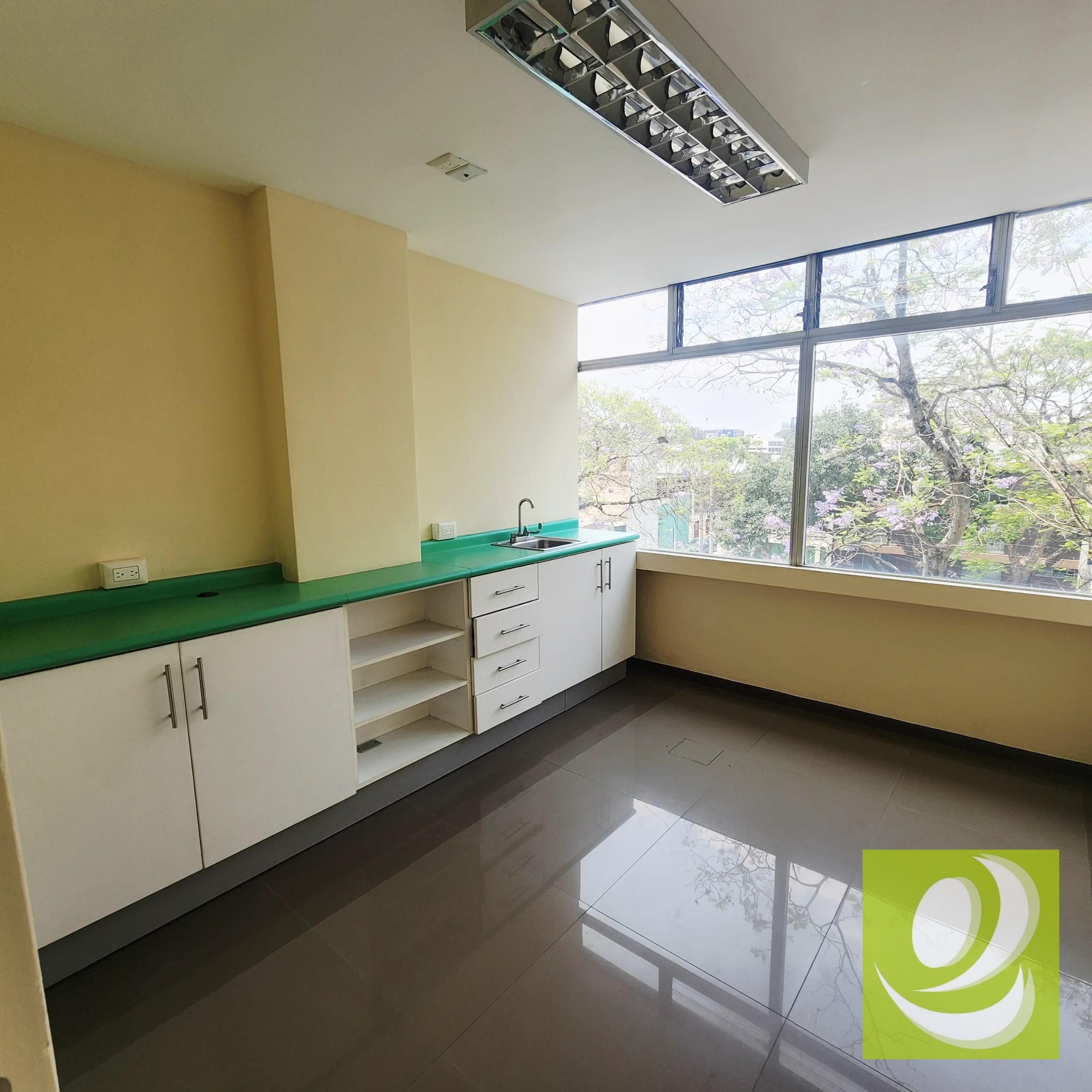 OFICINA COMERCIAL PLAZUELA ESPAÑA ZONA 9 - Q2,500 - PAL-021-12-22-4 - 5